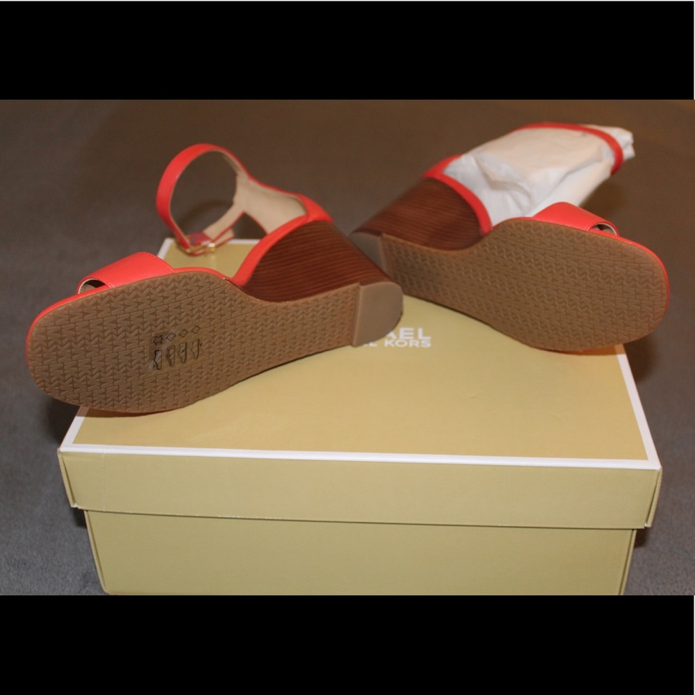 Michael Kors Wedge - Picture 3 of 4